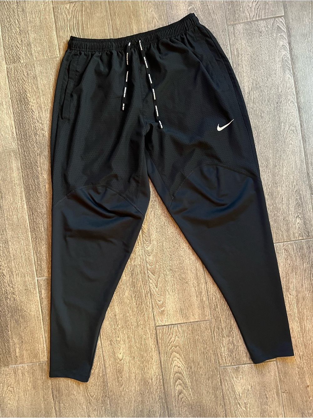 Nike Dri-FIT Black Tapered Athletic Pants Drawstring Stretch Training Joggers